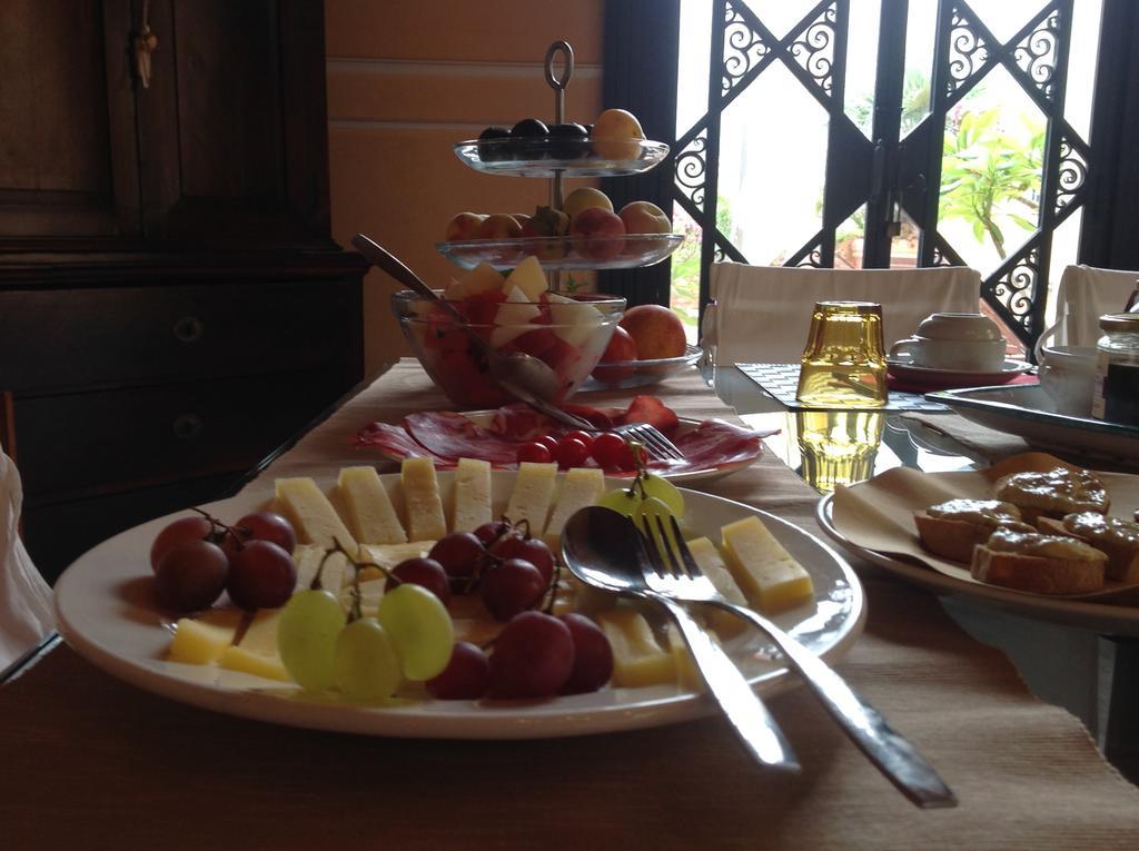 B&B Di Charme Camelie Palazzo Nicotra Riposto ภายนอก รูปภาพ