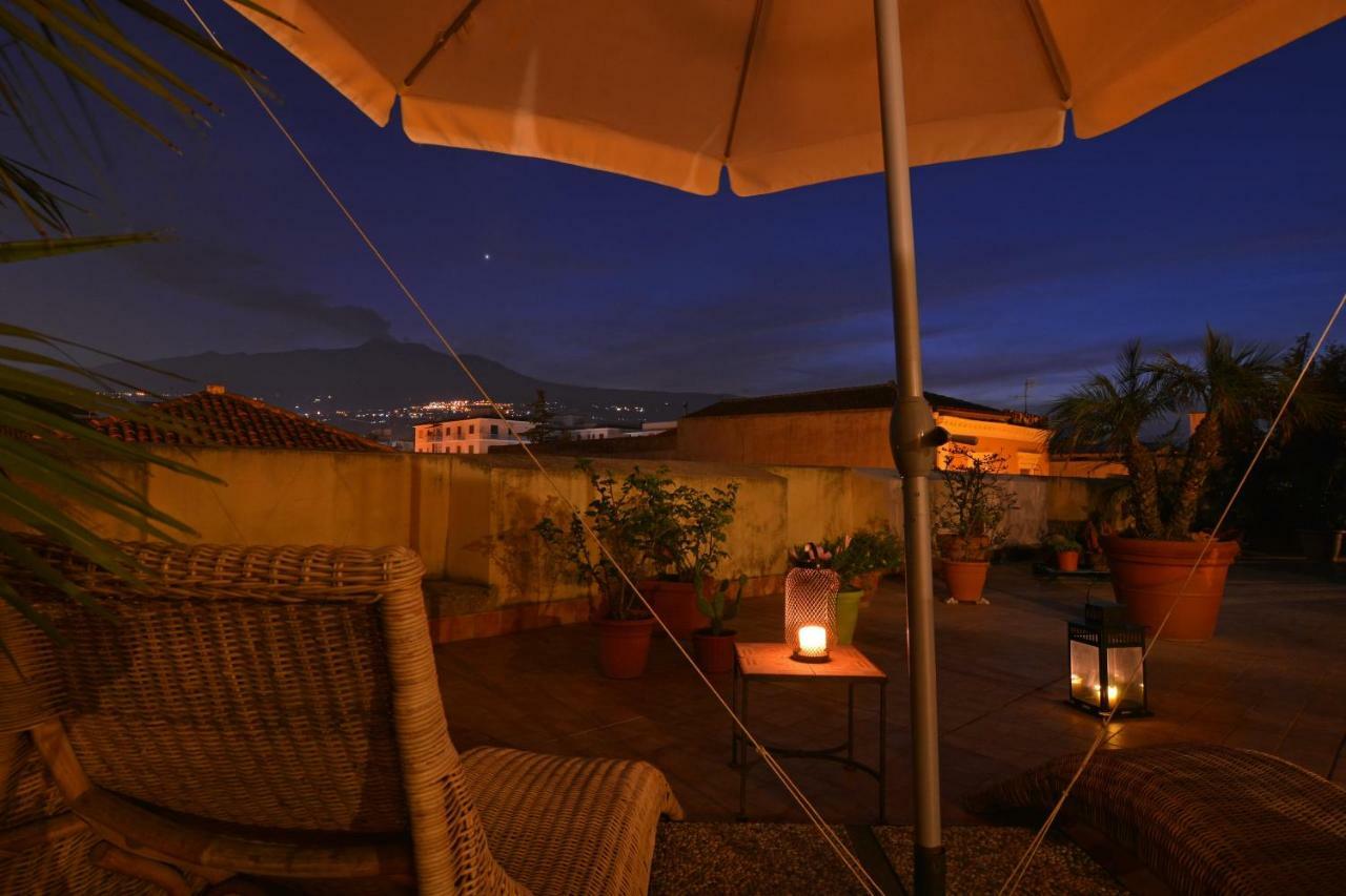B&B Di Charme Camelie Palazzo Nicotra Riposto ภายนอก รูปภาพ
