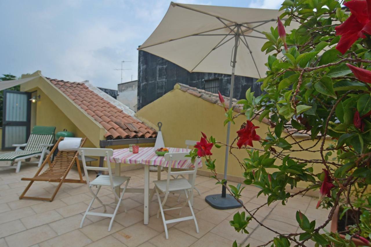 B&B Di Charme Camelie Palazzo Nicotra Riposto ภายนอก รูปภาพ