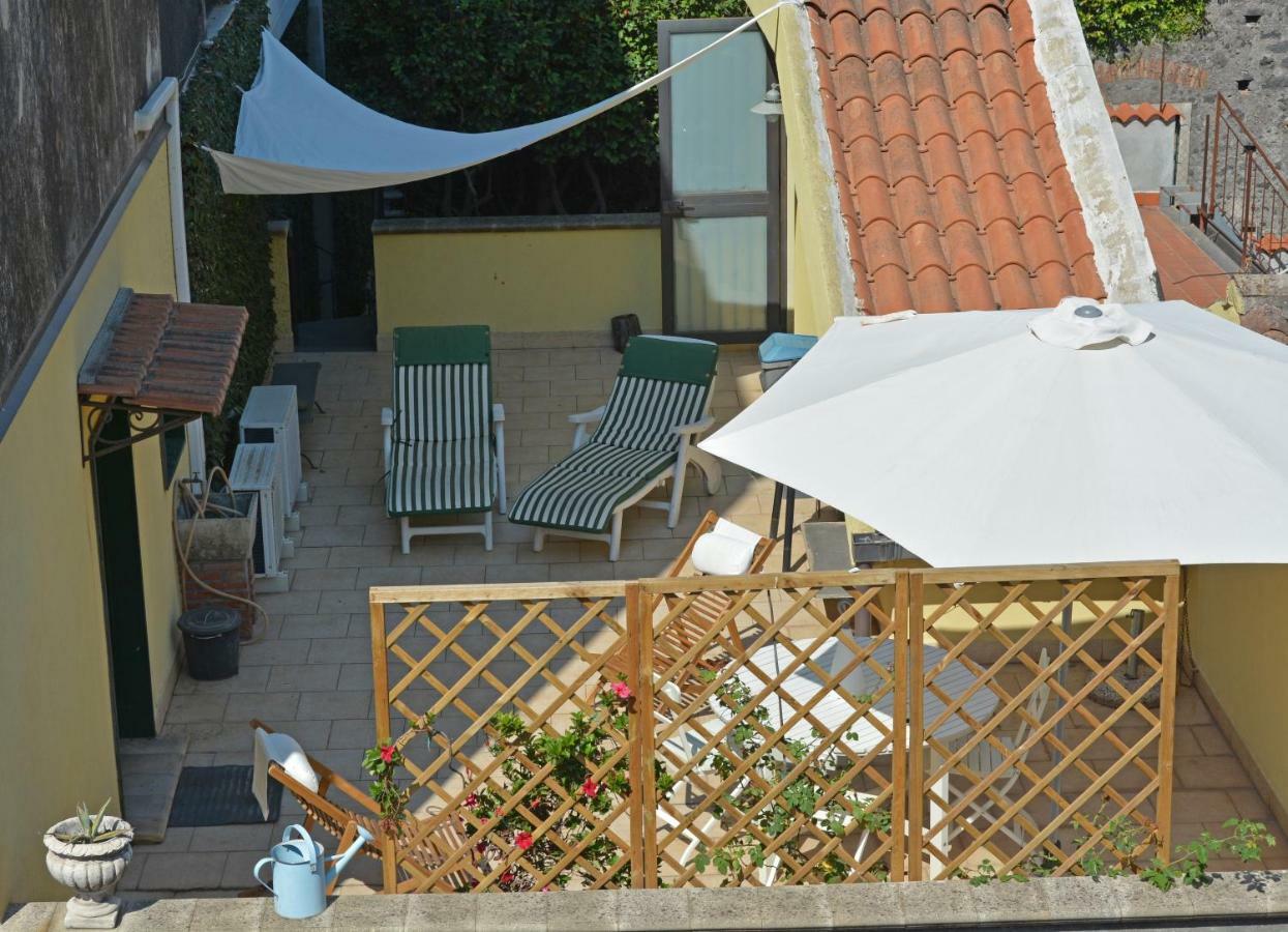 B&B Di Charme Camelie Palazzo Nicotra Riposto ภายนอก รูปภาพ