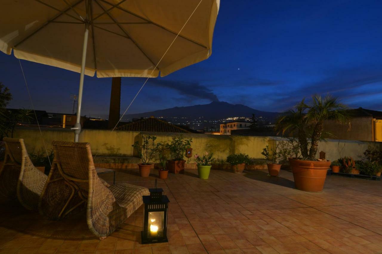 B&B Di Charme Camelie Palazzo Nicotra Riposto ภายนอก รูปภาพ